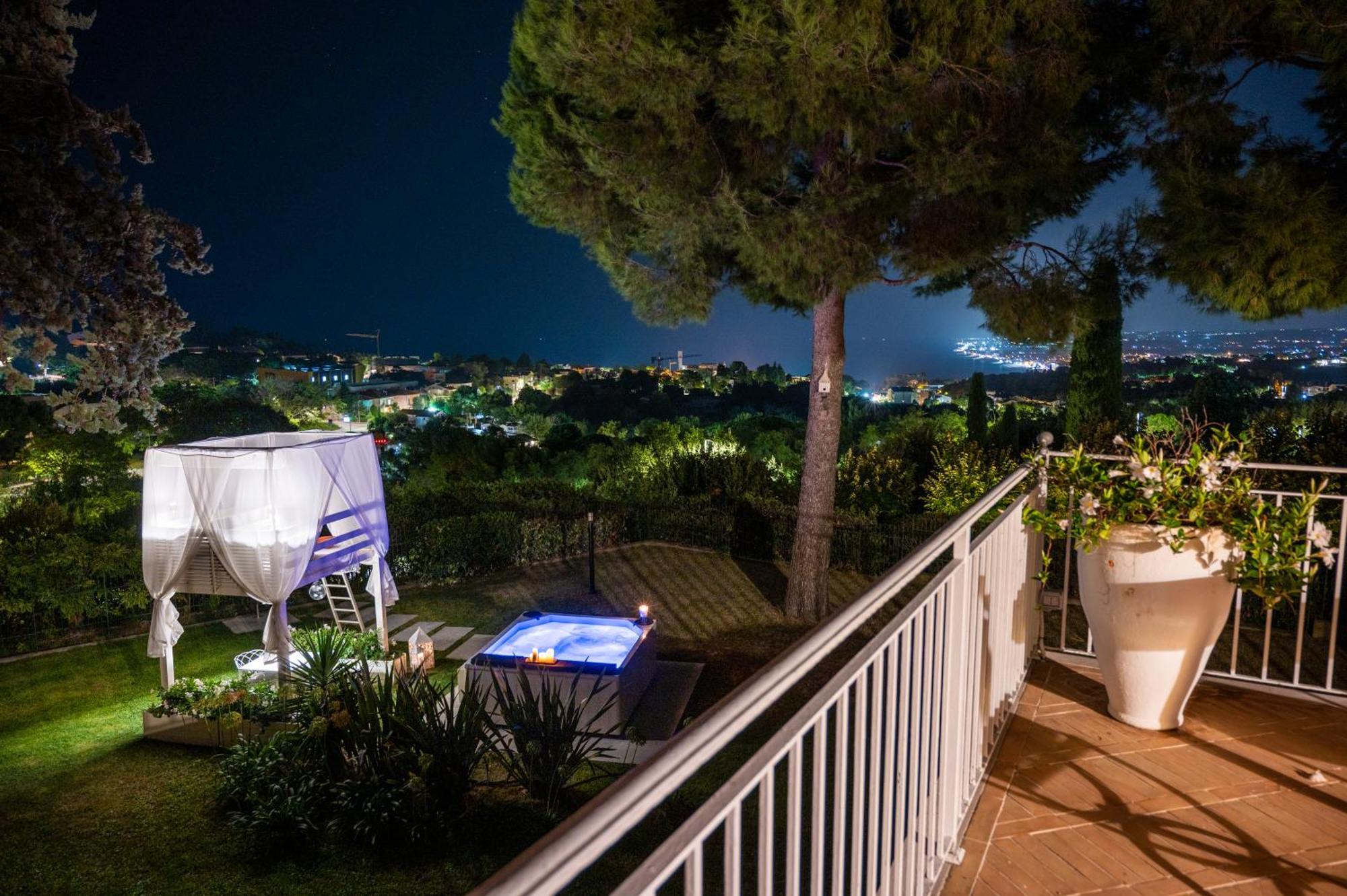 Bed and Breakfast Tra Gli Alberi E Il Mare Сіроло Екстер'єр фото