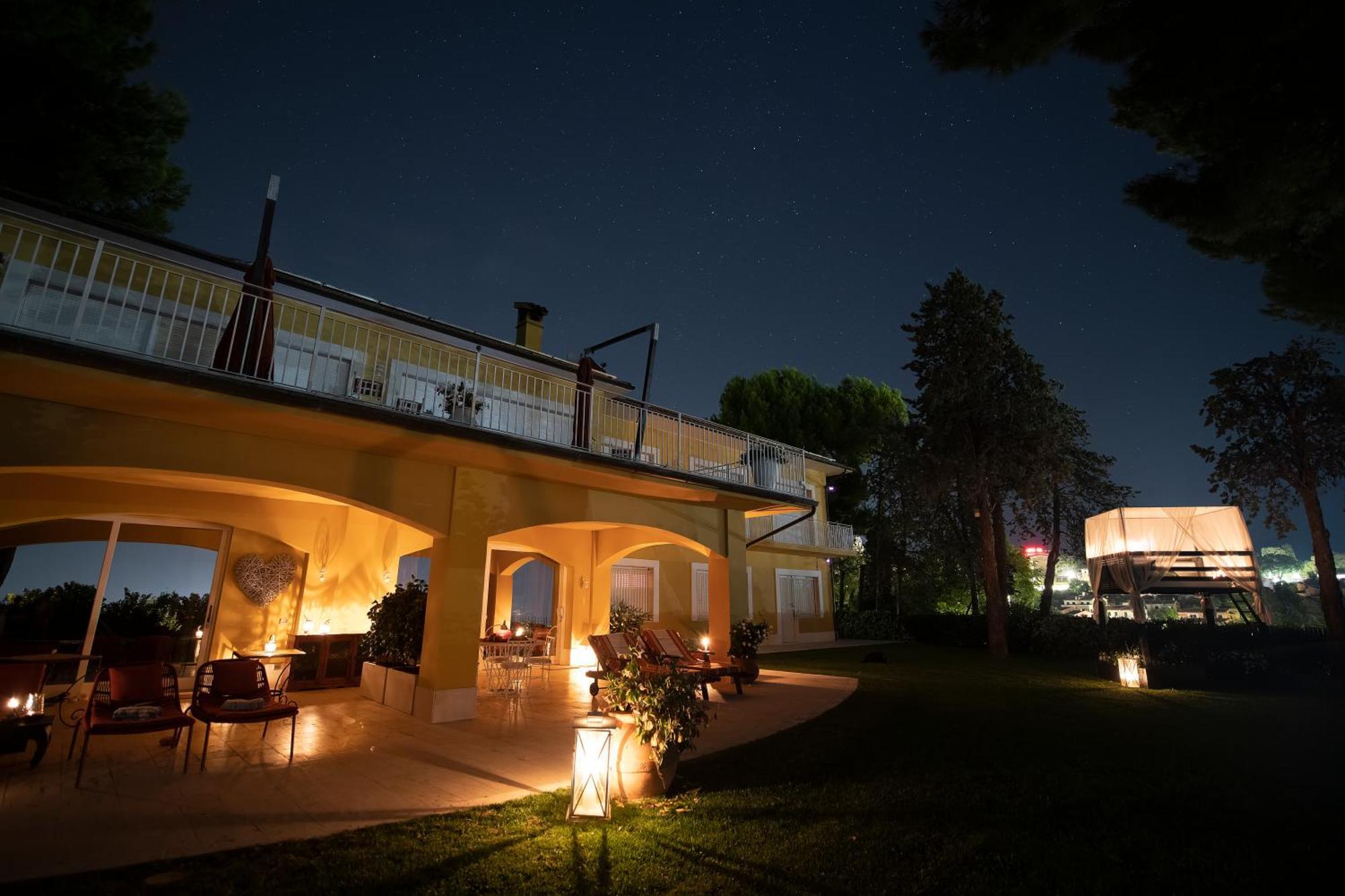 Bed and Breakfast Tra Gli Alberi E Il Mare Сіроло Екстер'єр фото