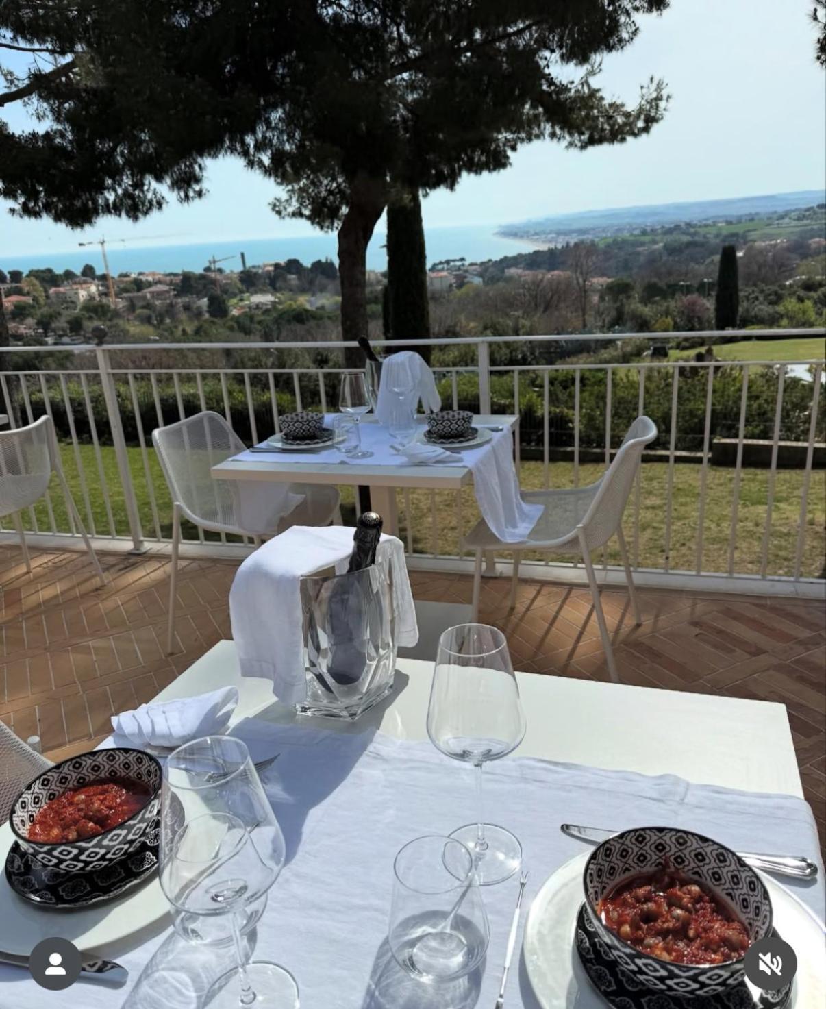 Bed and Breakfast Tra Gli Alberi E Il Mare Сіроло Екстер'єр фото