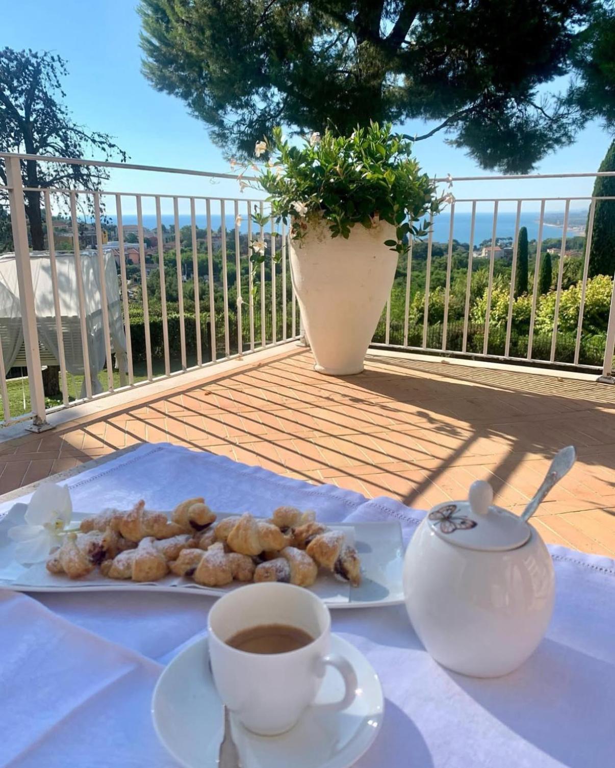 Bed and Breakfast Tra Gli Alberi E Il Mare Сіроло Екстер'єр фото