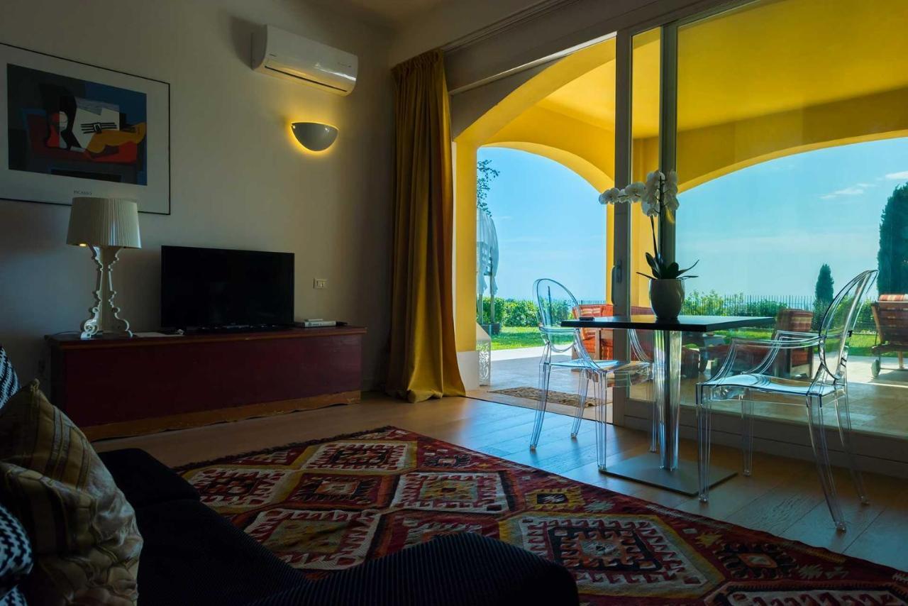 Bed and Breakfast Tra Gli Alberi E Il Mare Сіроло Екстер'єр фото